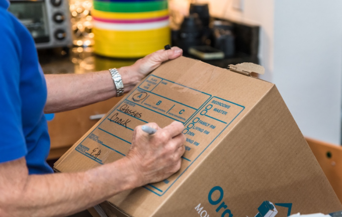 Organizing the boxes efficiently while house moving